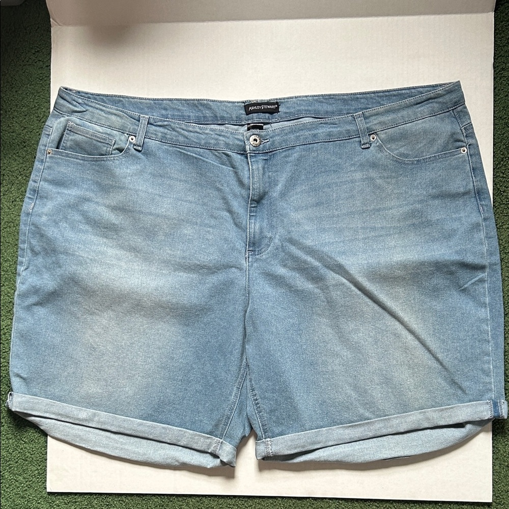 NWT Ashley Stewart roll cuff denim shorts size 32